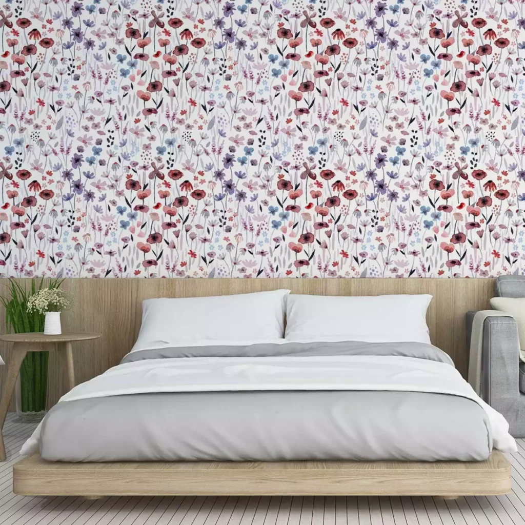 Tapisserie panoramique "Poppies et fleurs des champs" pour une ambiance cocooning de votre chambre adulte